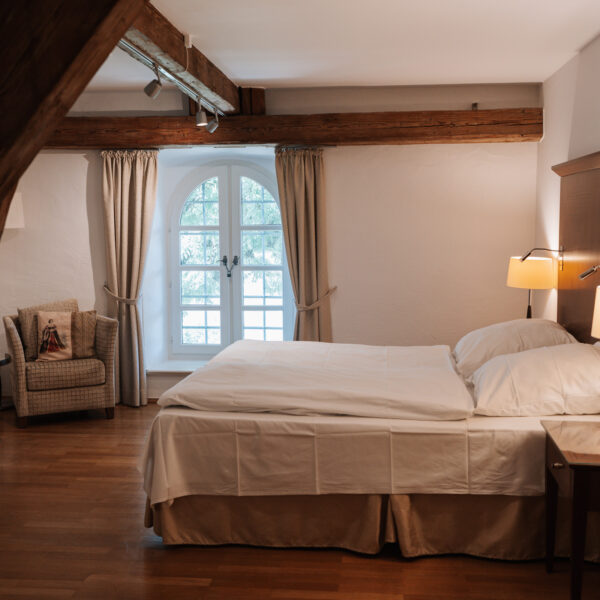 Schloss Maierhofen, Apartment Henrico Zucalli, Blick ins Zimmer