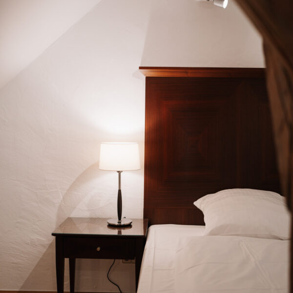 Schloss Maierhofen, Apartment Henrico Zucalli, Einzelbett in separatem Zimmer